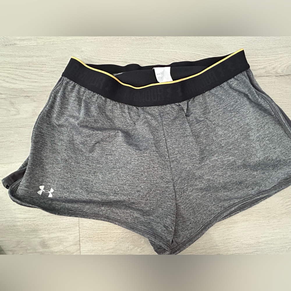 Under armor heat gear loose gray black running athletic shorts SM